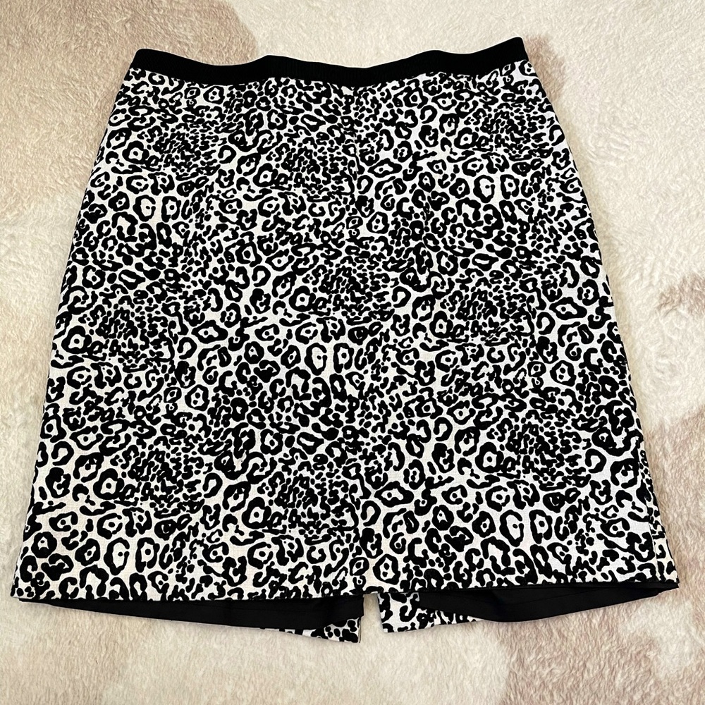 Ann Taylor leopard print a line pencil skirt
